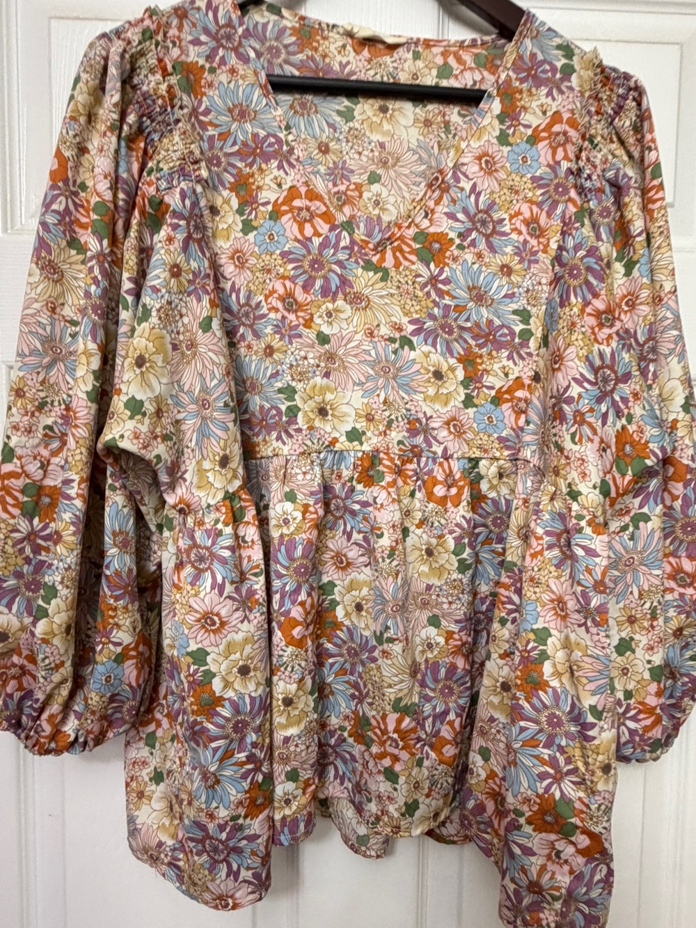 Anthropology entro Floral V-Neck Empire Waist Blouse in Cream, Pink and Lavender